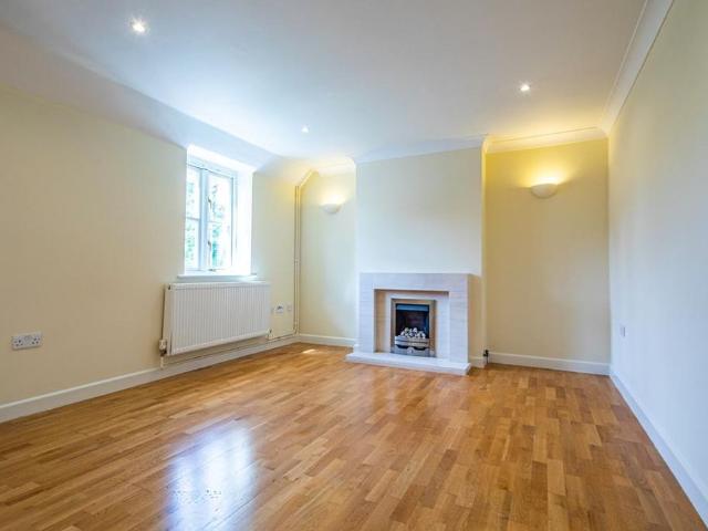 3 bedroom apartment to rent