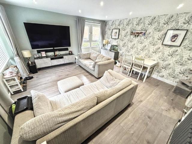 3 bedroom apartment to rent