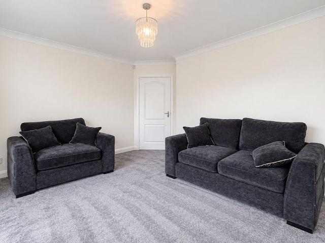 3 bedroom apartment to rent
