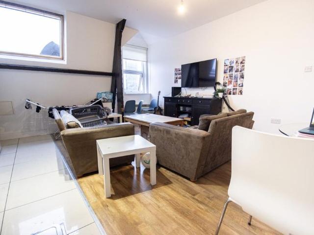 3 bedroom apartment to rent