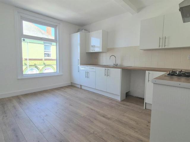 3 bedroom apartment to rent