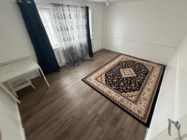 3 bedroom apartment to rent