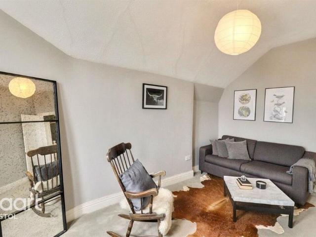 3 bedroom apartment to rent