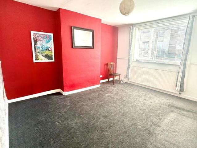3 bedroom apartment to rent