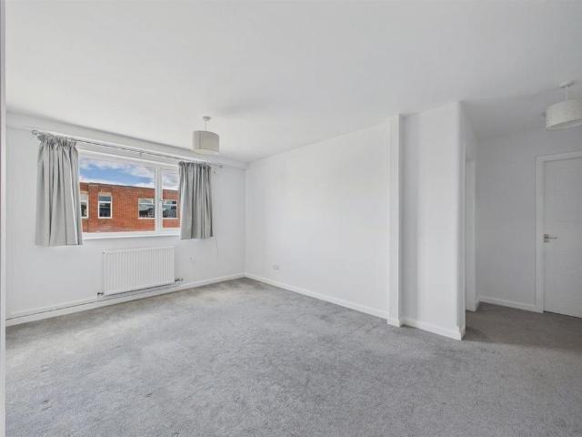 3 bedroom apartment to rent