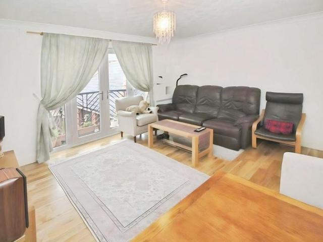 3 bedroom apartment to rent