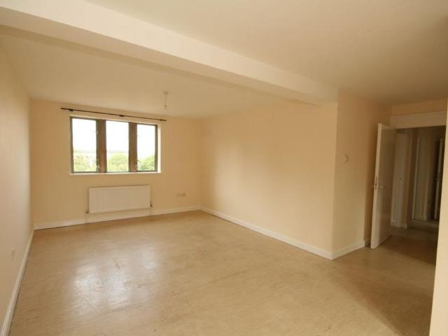 3 bedroom apartment to rent