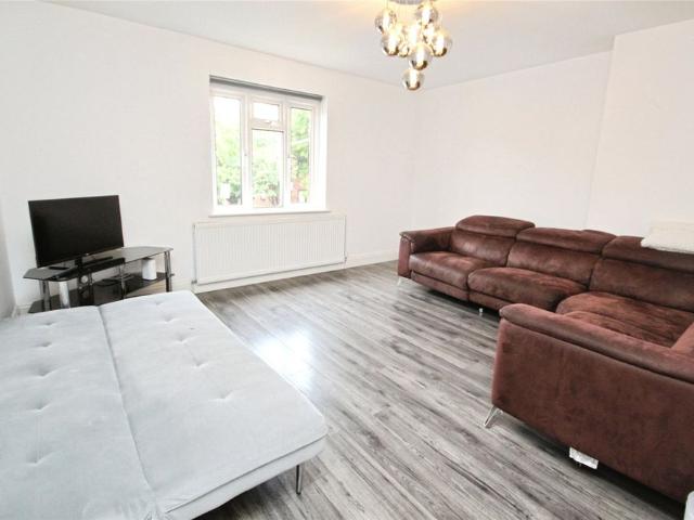 3 bedroom apartment to rent