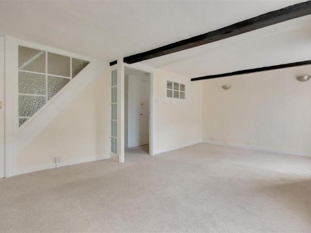 3 bedroom apartment to rent