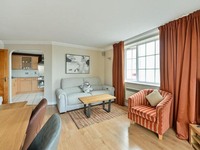 3 bedroom apartment to rent