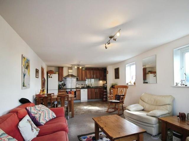 3 bedroom apartment to rent