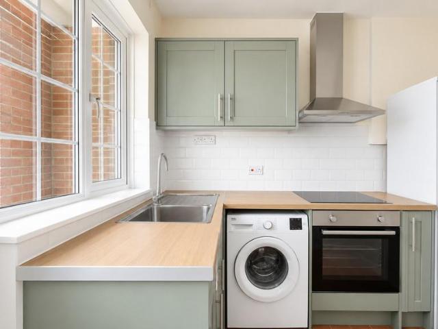3 bedroom apartment to rent
