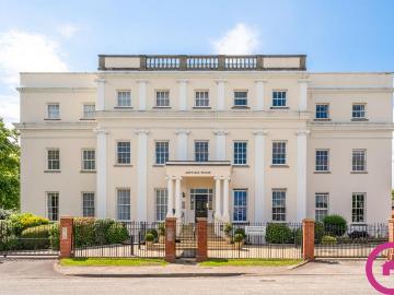 Cheltenham, Gloucestershire county, Southdowns