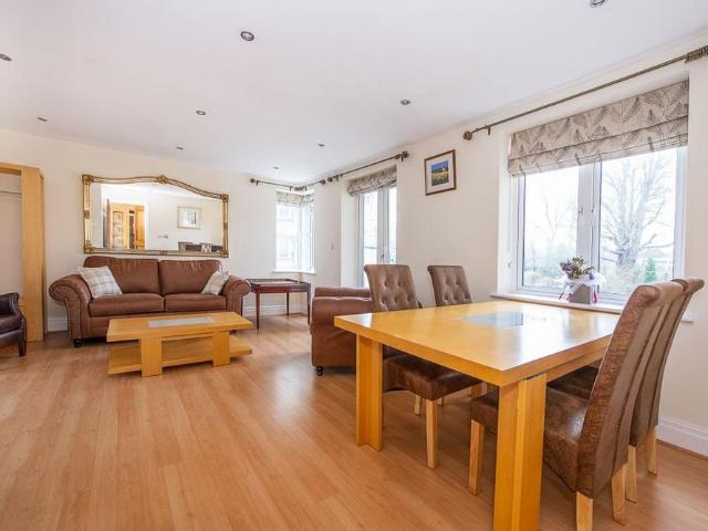 3 bedroom apartment to rent