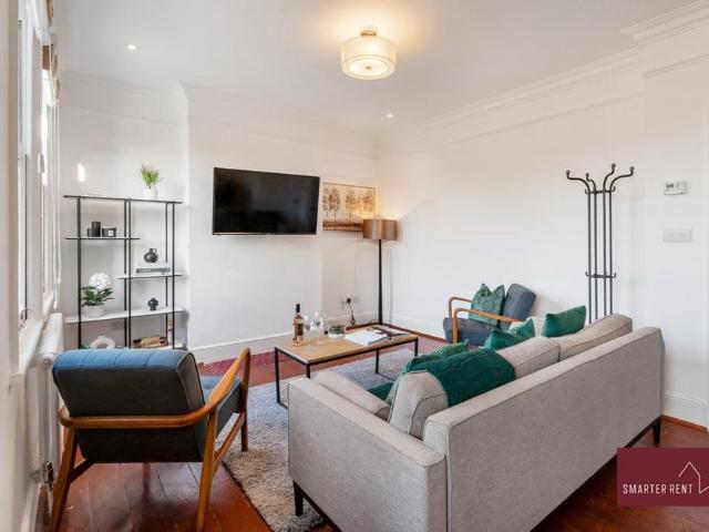 3 bedroom apartment to rent
