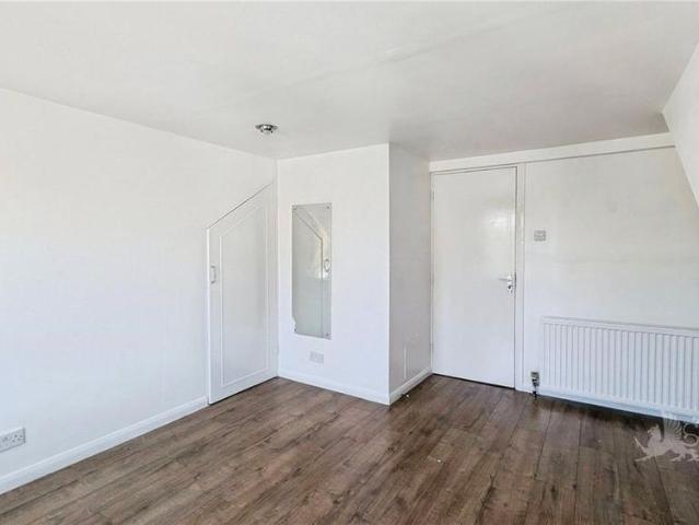 3 bedroom apartment to rent