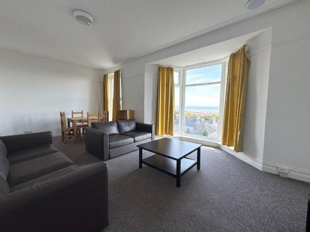 3 bedroom apartment to rent