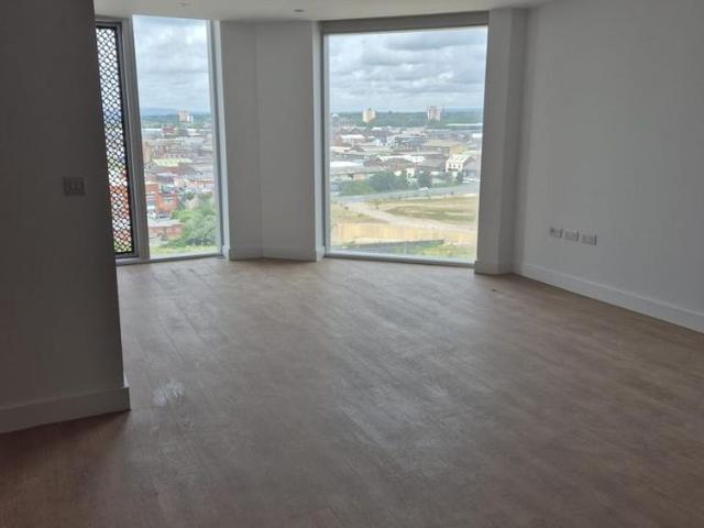 3 bedroom apartment to rent