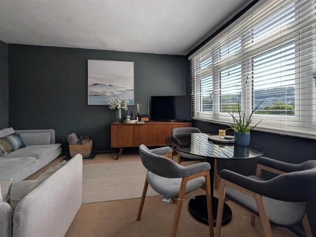 3 bedroom apartment to rent