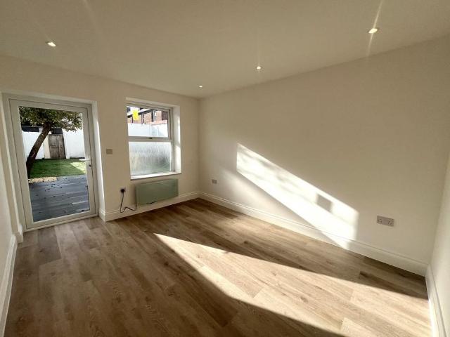 3 bedroom apartment to rent