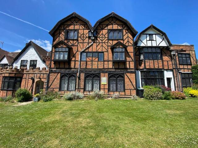 3 bedroom apartment to rent