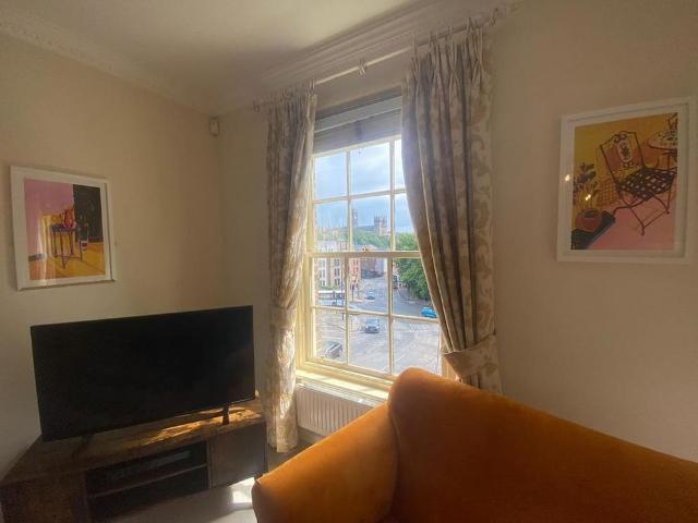 3 bedroom apartment to rent