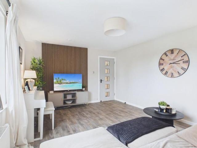 3 bedroom apartment to rent