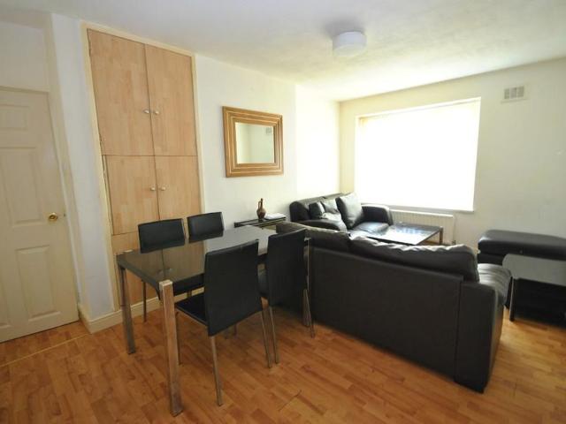 3 bedroom apartment to rent
