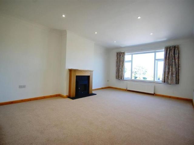 3 bedroom apartment to rent
