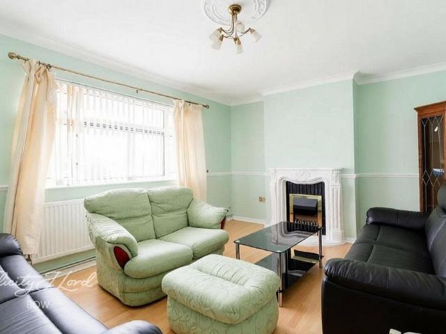 3 bedroom apartment to rent