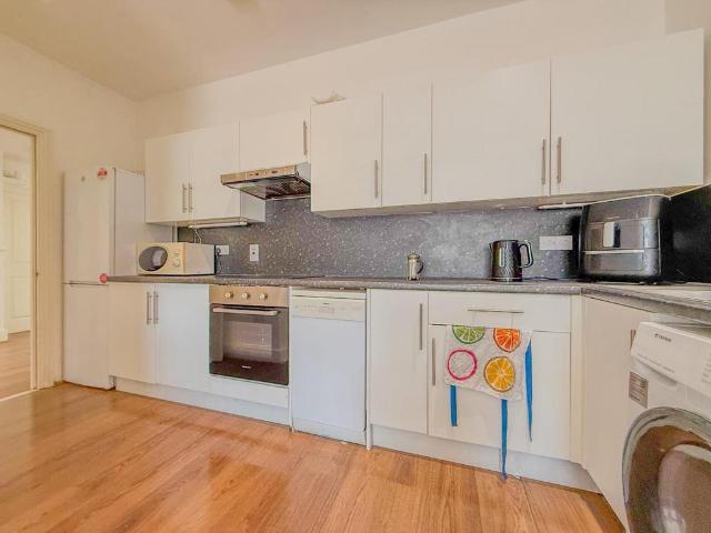 3 bedroom apartment to rent