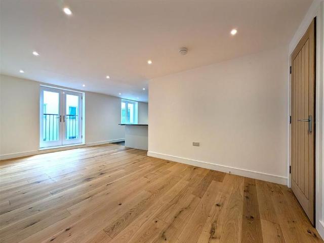 3 bedroom apartment to rent