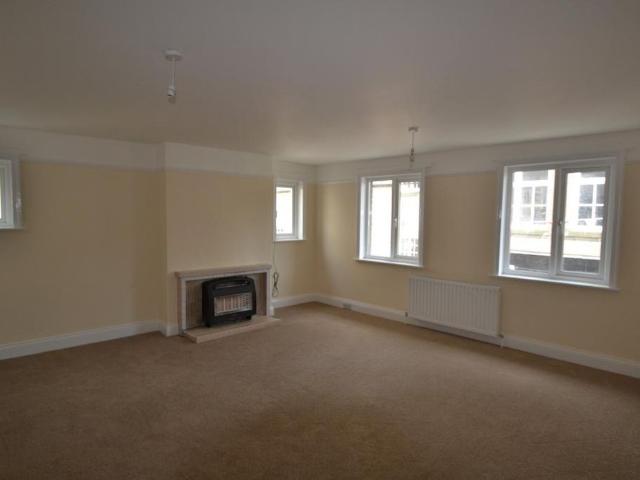 3 bedroom apartment to rent