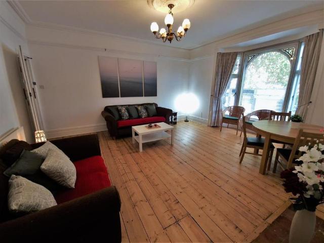 3 bedroom apartment to rent