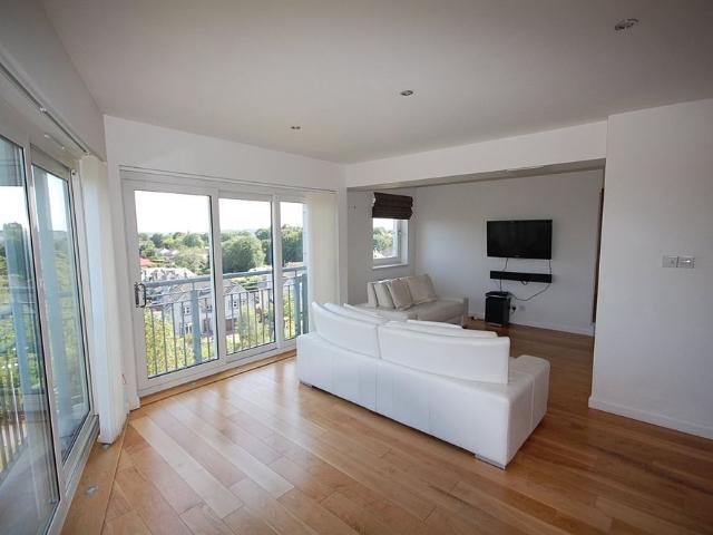 3 bedroom apartment to rent