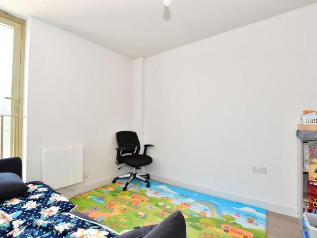3 bedroom apartment to rent