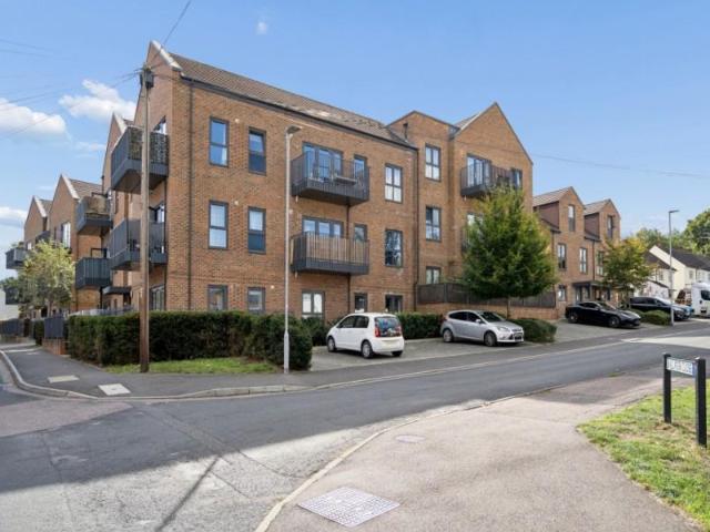3 bedroom apartment to rent