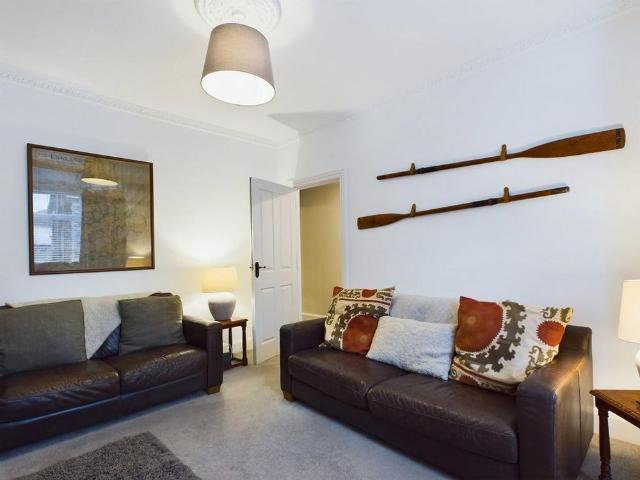 3 bedroom apartment to rent