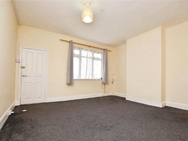 3 bedroom apartment to rent