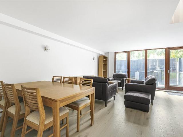 3 bedroom apartment to rent