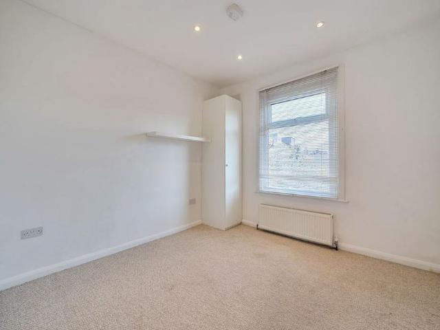 3 bedroom apartment to rent