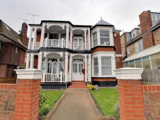 3 bedroom apartment to rent
