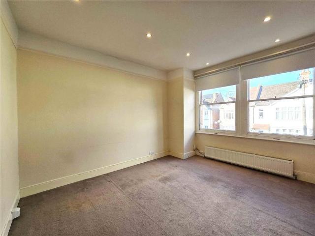 3 bedroom apartment to rent