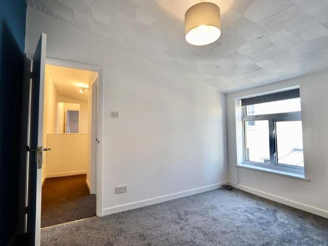 3 bedroom apartment to rent