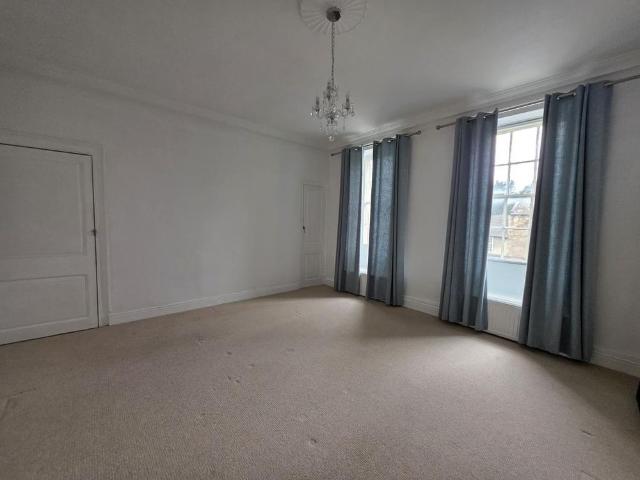 3 bedroom apartment to rent