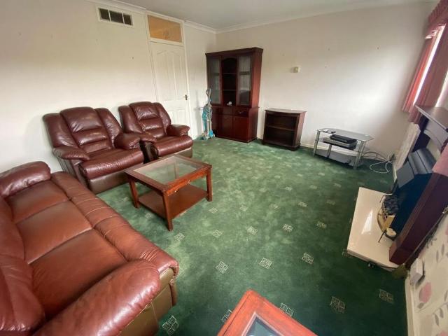 3 bedroom apartment to rent