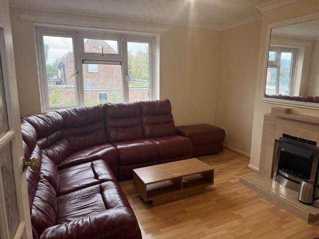 3 bedroom apartment to rent