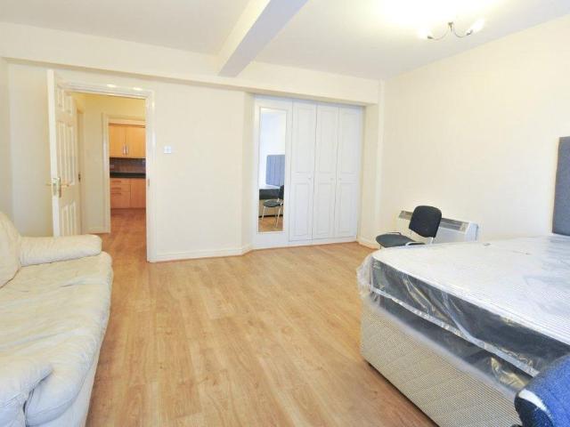 3 bedroom apartment to rent