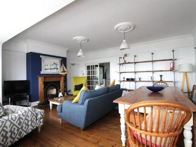 3 bedroom apartment to rent