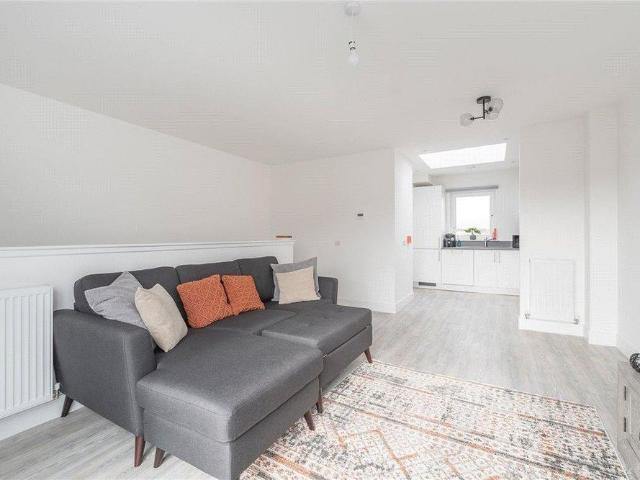 3 bedroom apartment to rent